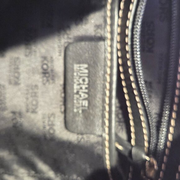 Michael Kors Brookville Large Hobo Black Leather Shoulder Bag - Picture 8 of 16